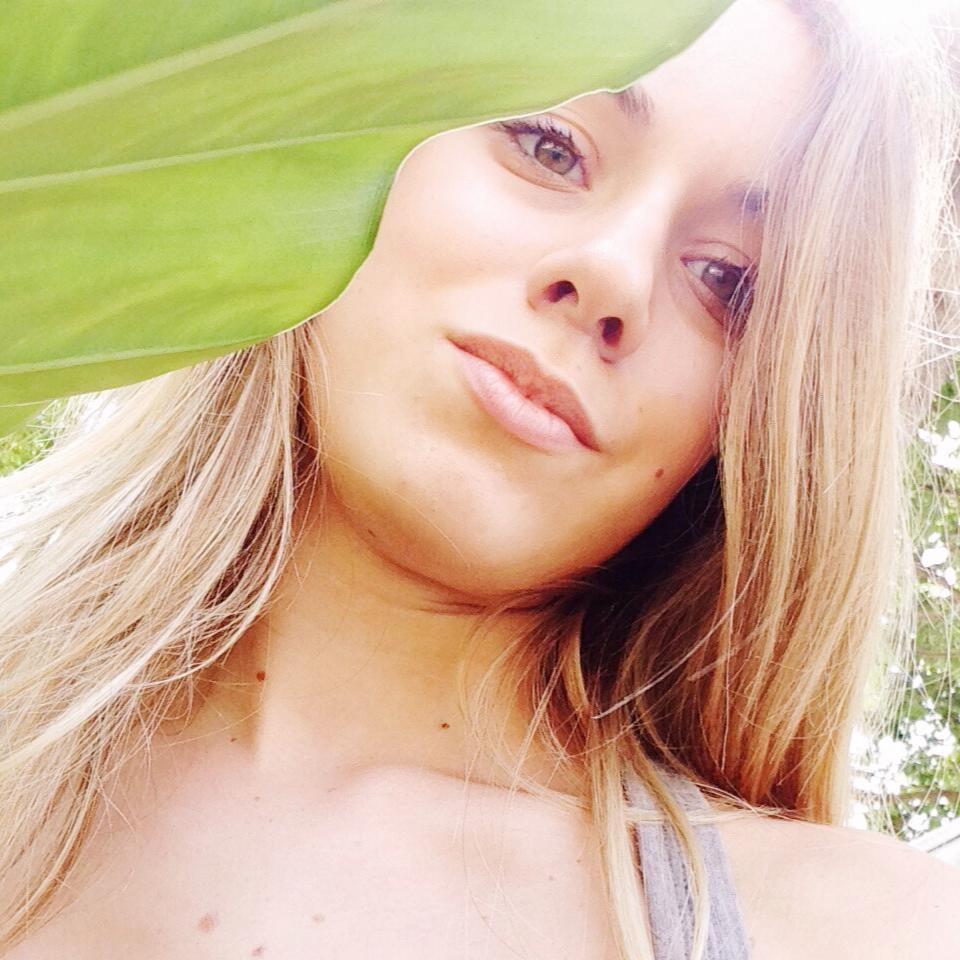 Je suce une bonne suceuse de bites